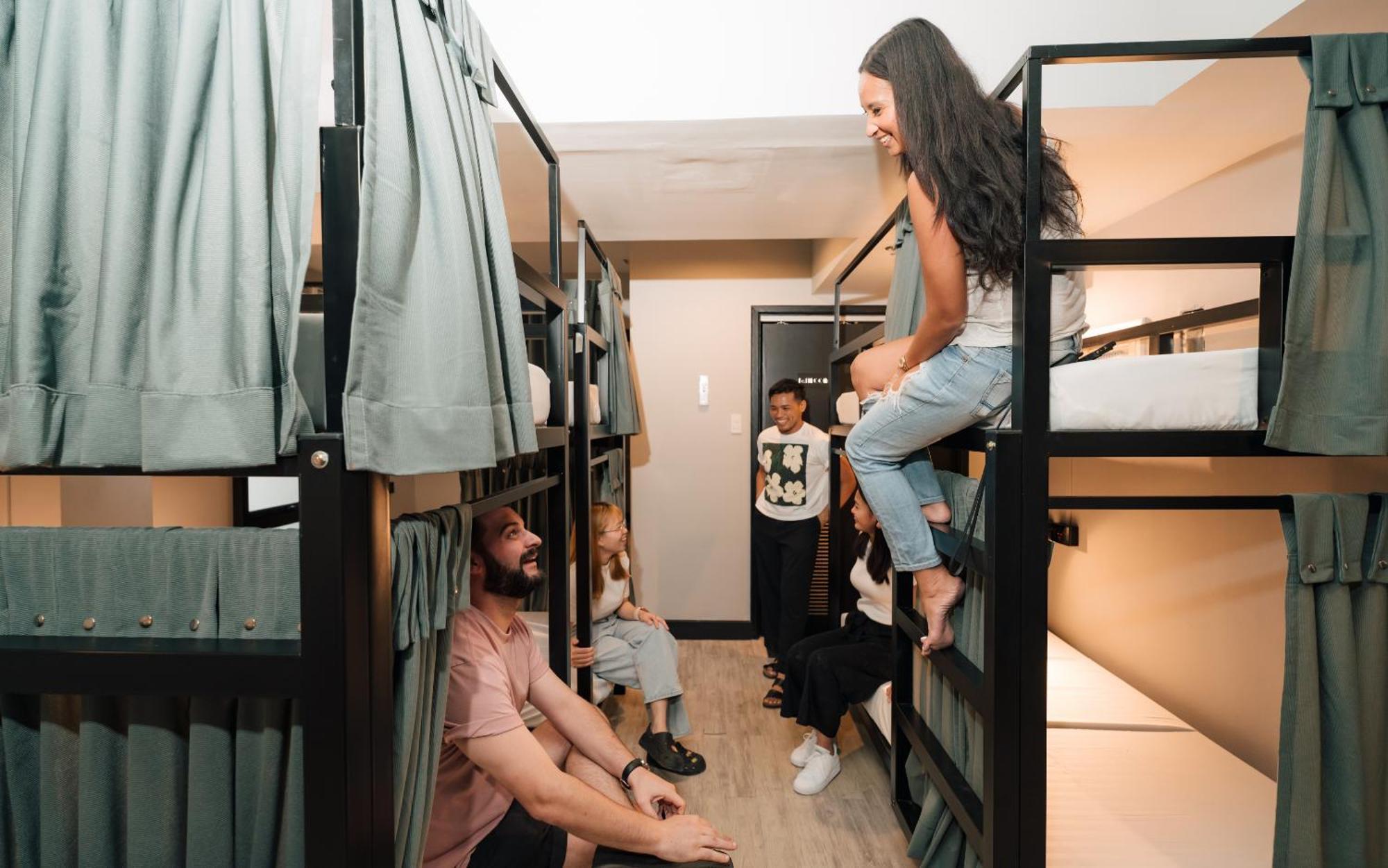 Hostel Mad Monkey Manila Makati City Zewnętrze zdjęcie