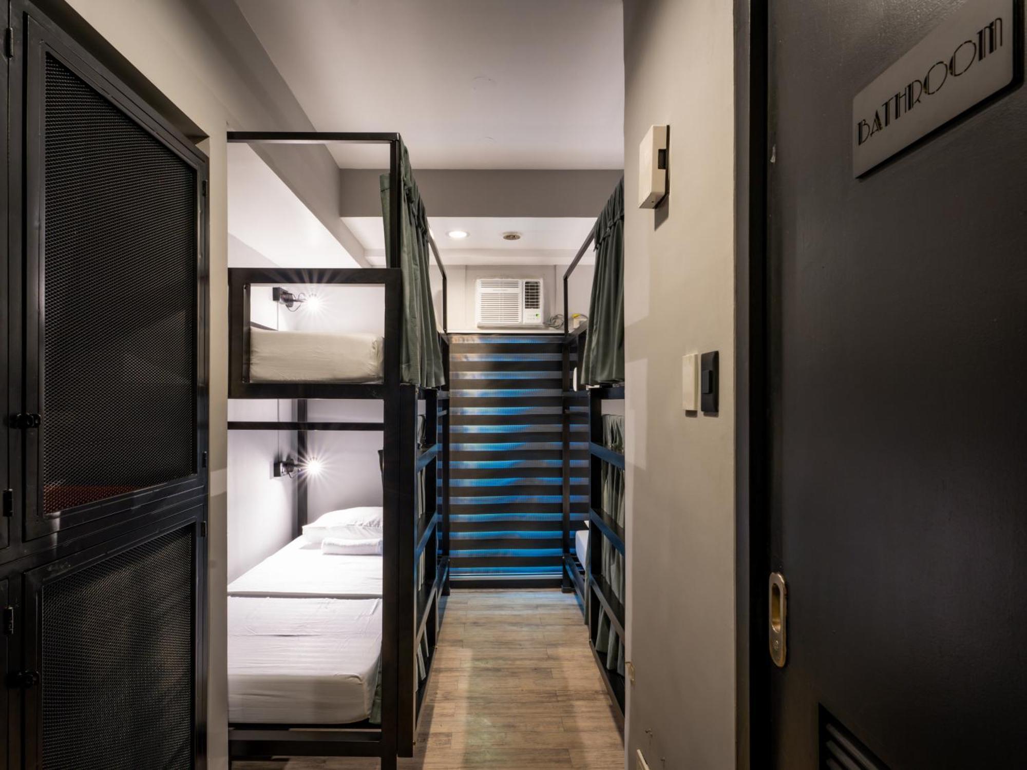 Hostel Mad Monkey Manila Makati City Zewnętrze zdjęcie
