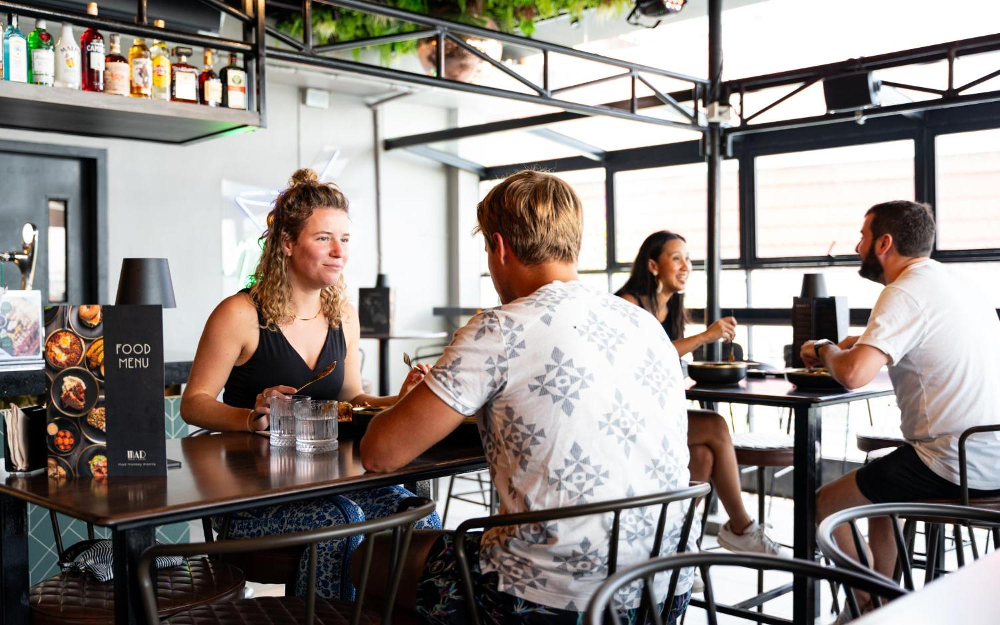Hostel Mad Monkey Manila Makati City Zewnętrze zdjęcie