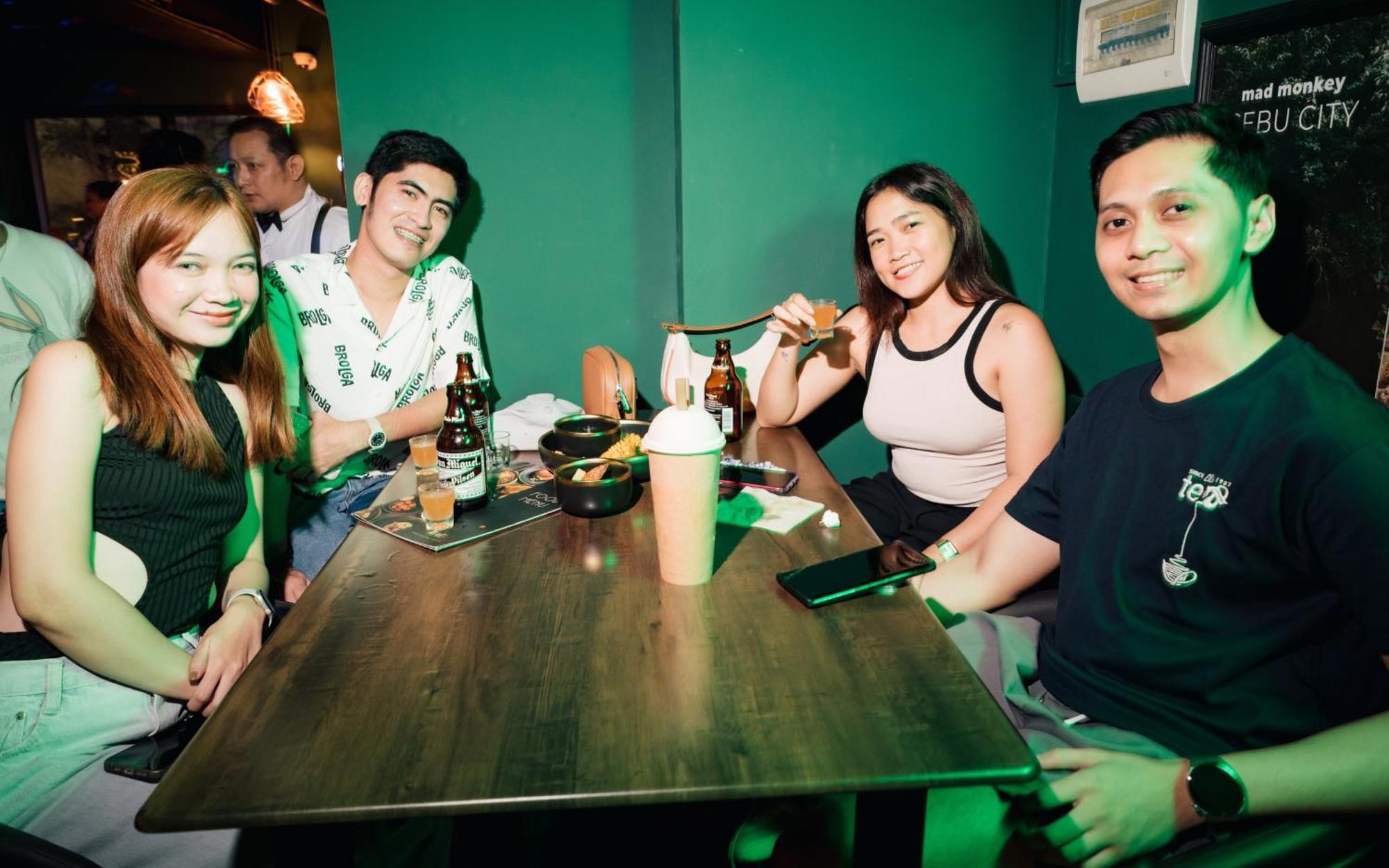 Hostel Mad Monkey Manila Makati City Zewnętrze zdjęcie