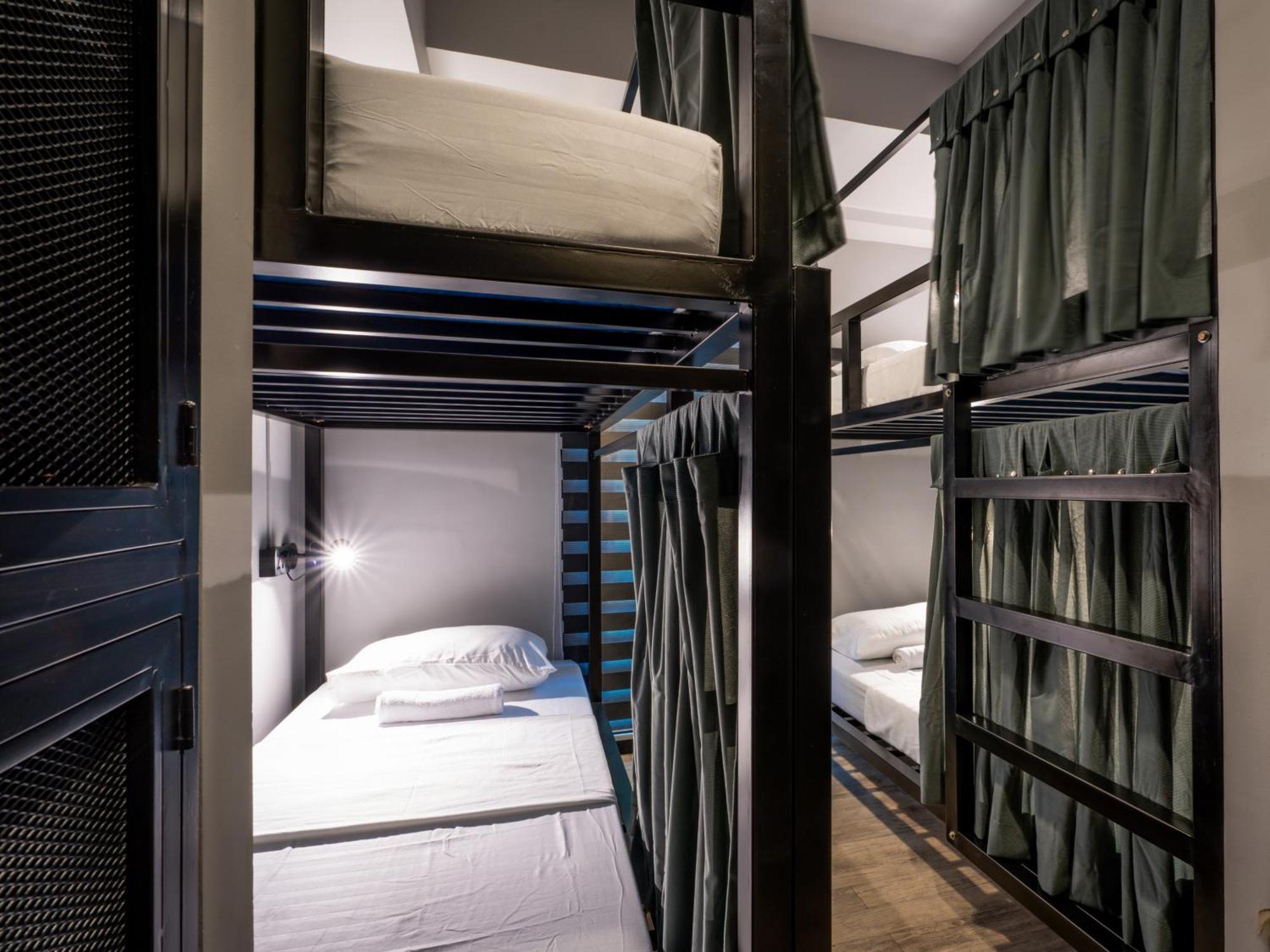 Hostel Mad Monkey Manila Makati City Zewnętrze zdjęcie