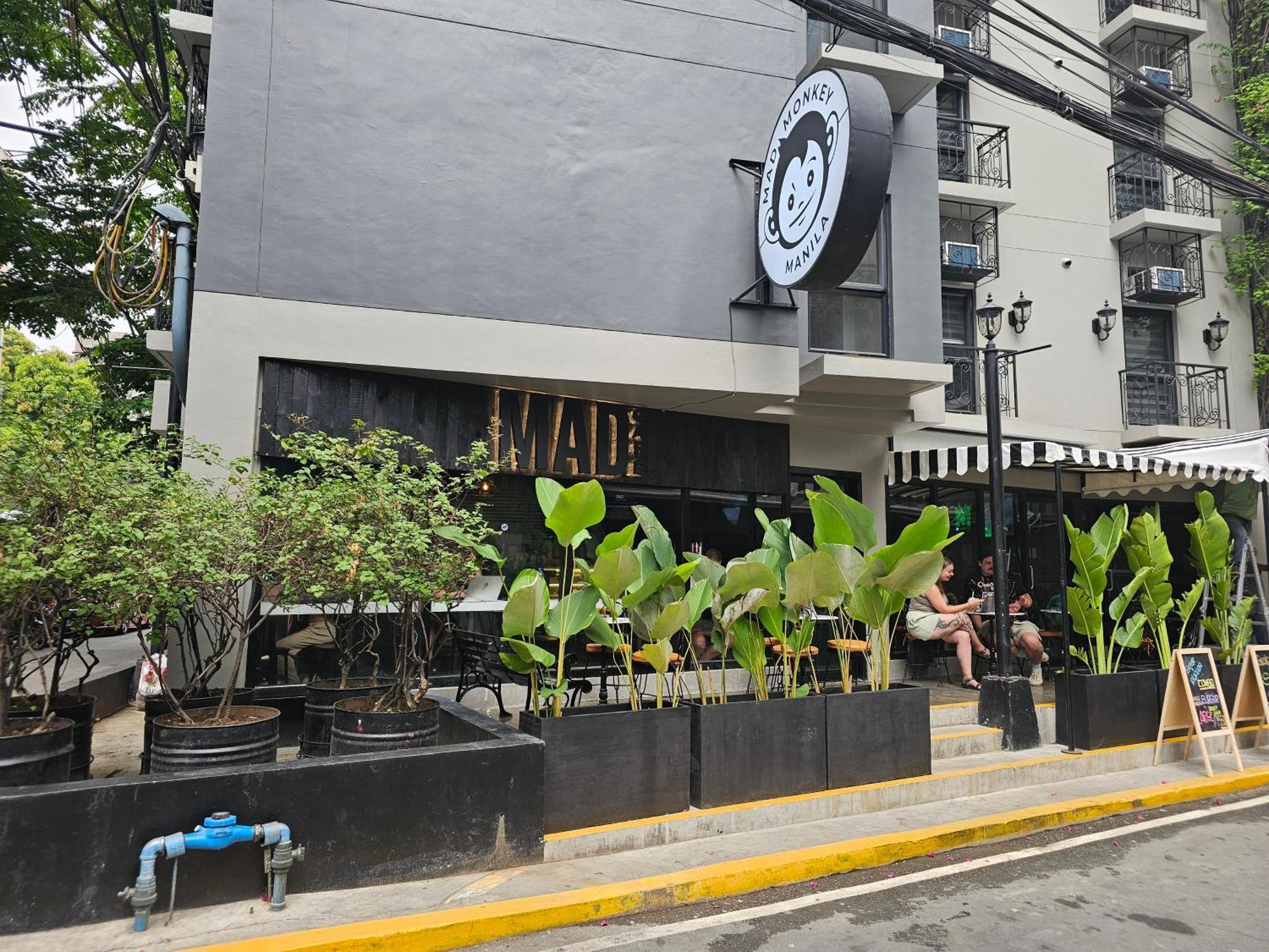 Hostel Mad Monkey Manila Makati City Zewnętrze zdjęcie