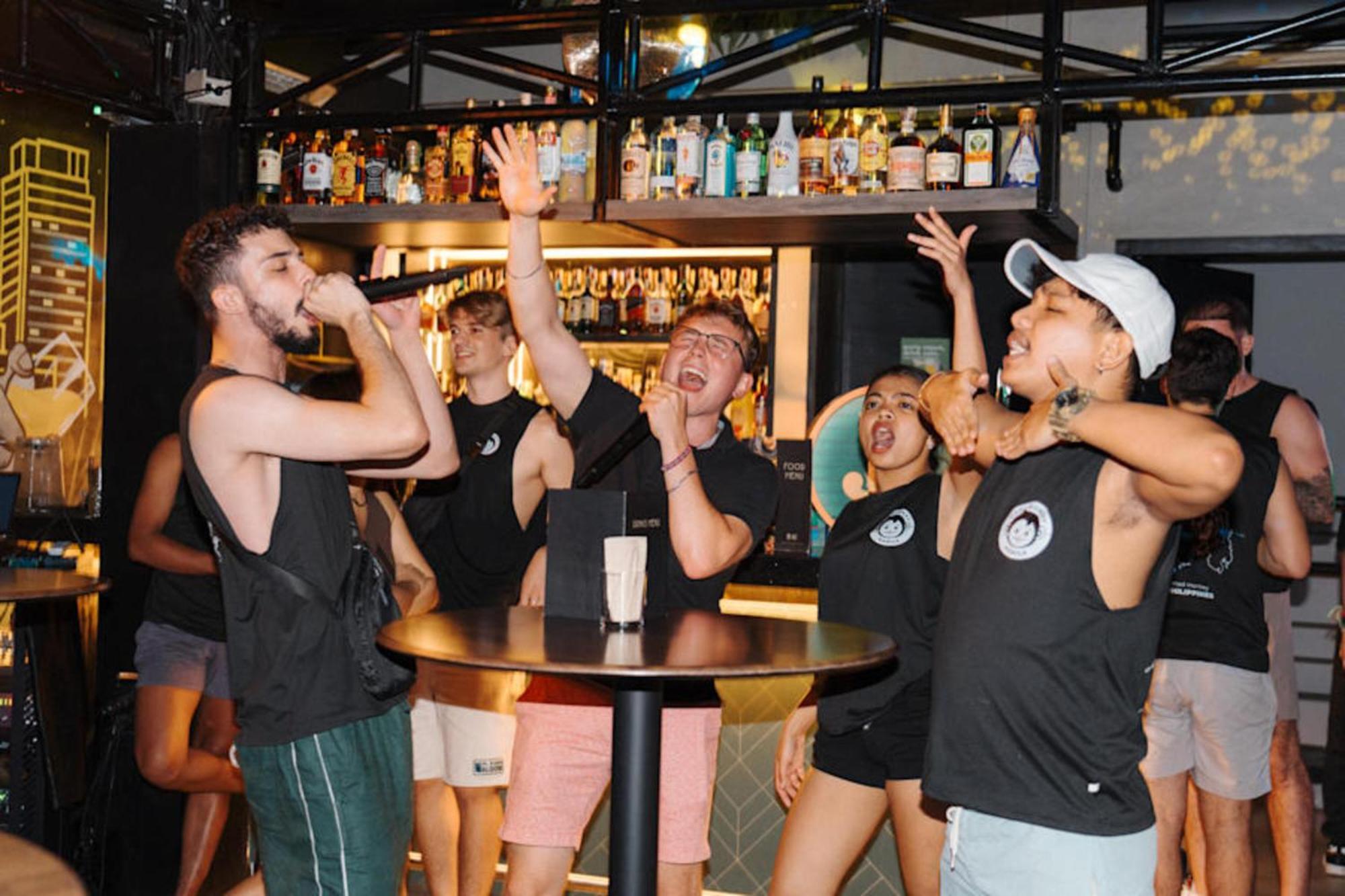 Hostel Mad Monkey Manila Makati City Zewnętrze zdjęcie