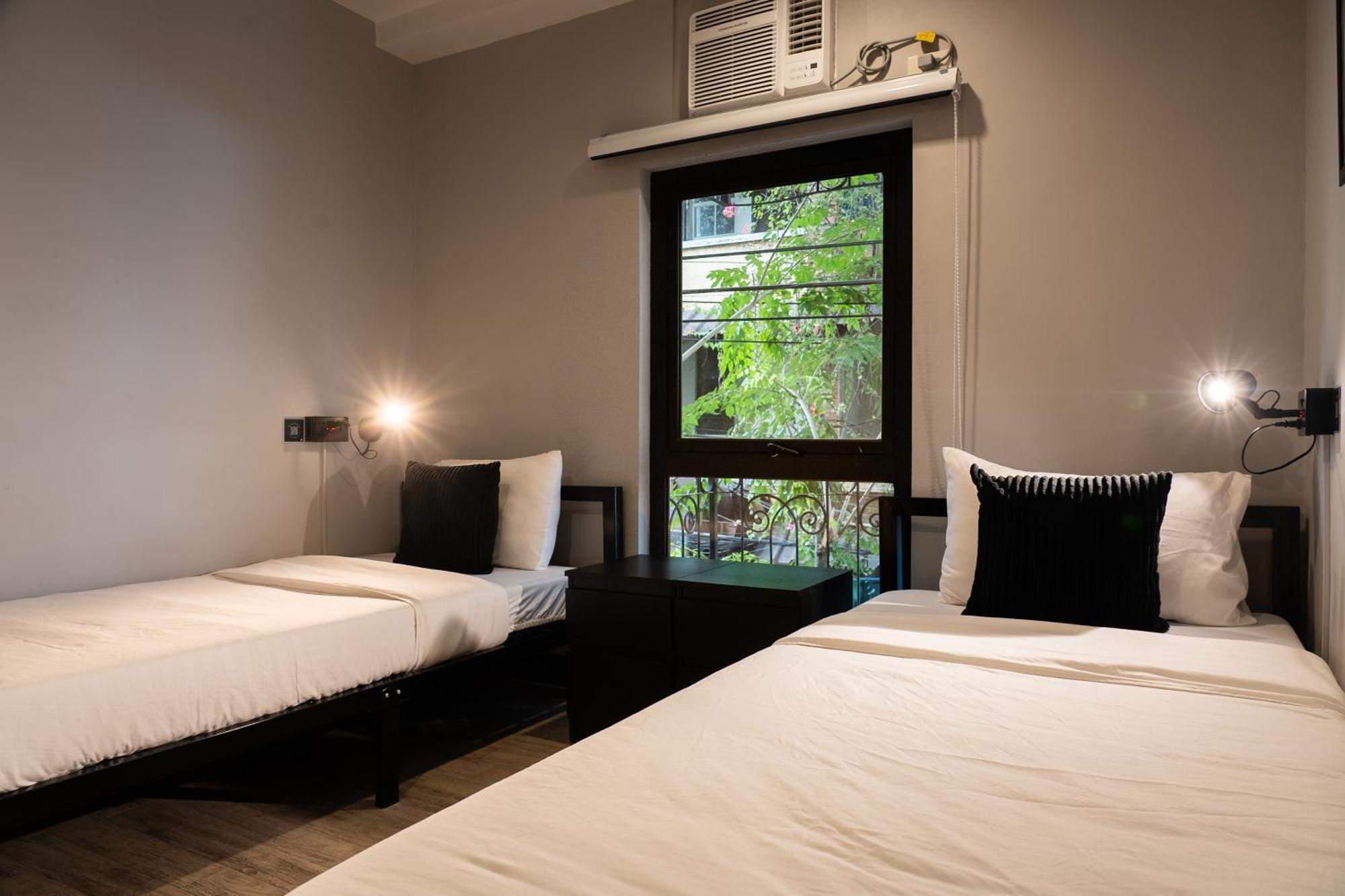 Hostel Mad Monkey Manila Makati City Zewnętrze zdjęcie
