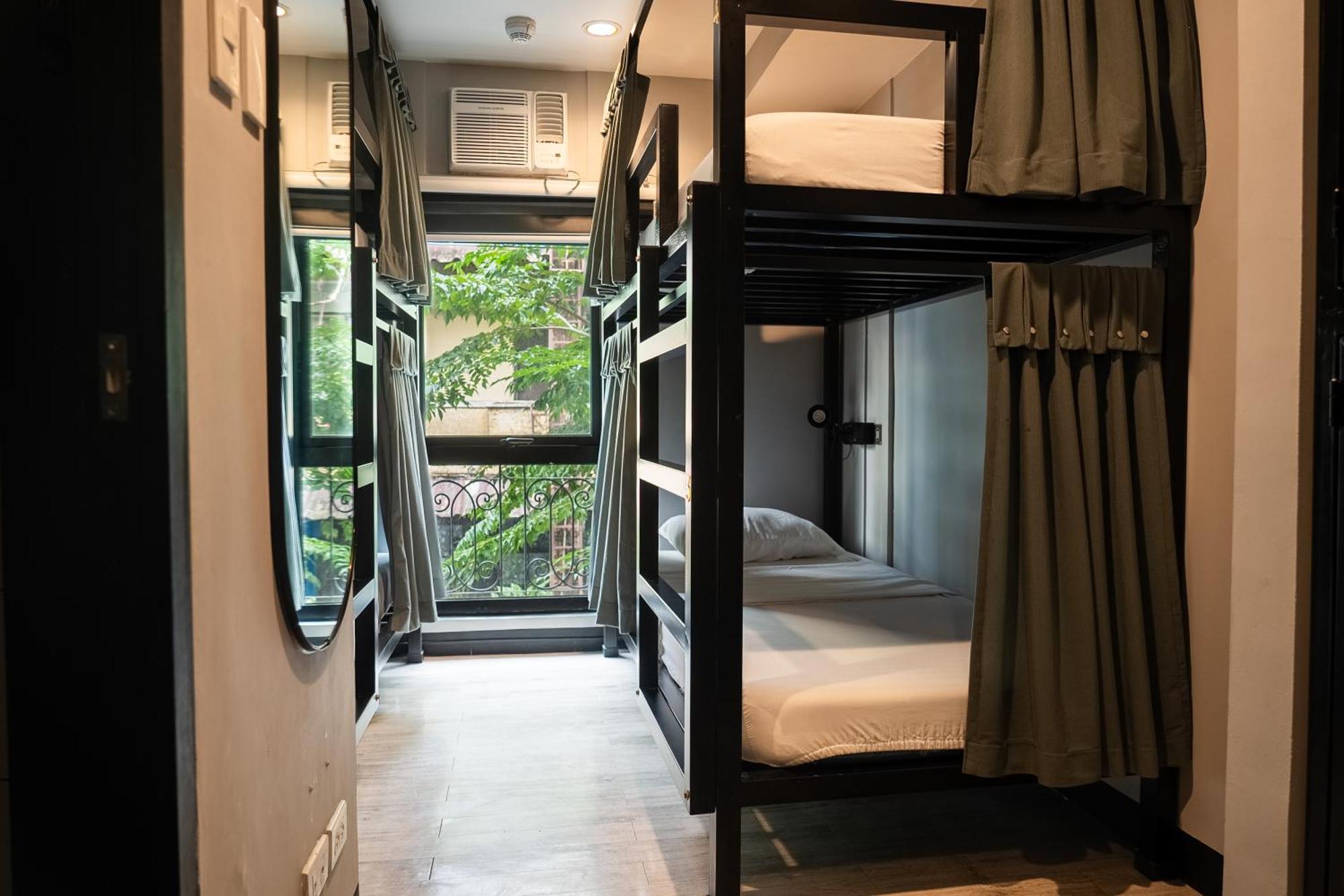Hostel Mad Monkey Manila Makati City Zewnętrze zdjęcie