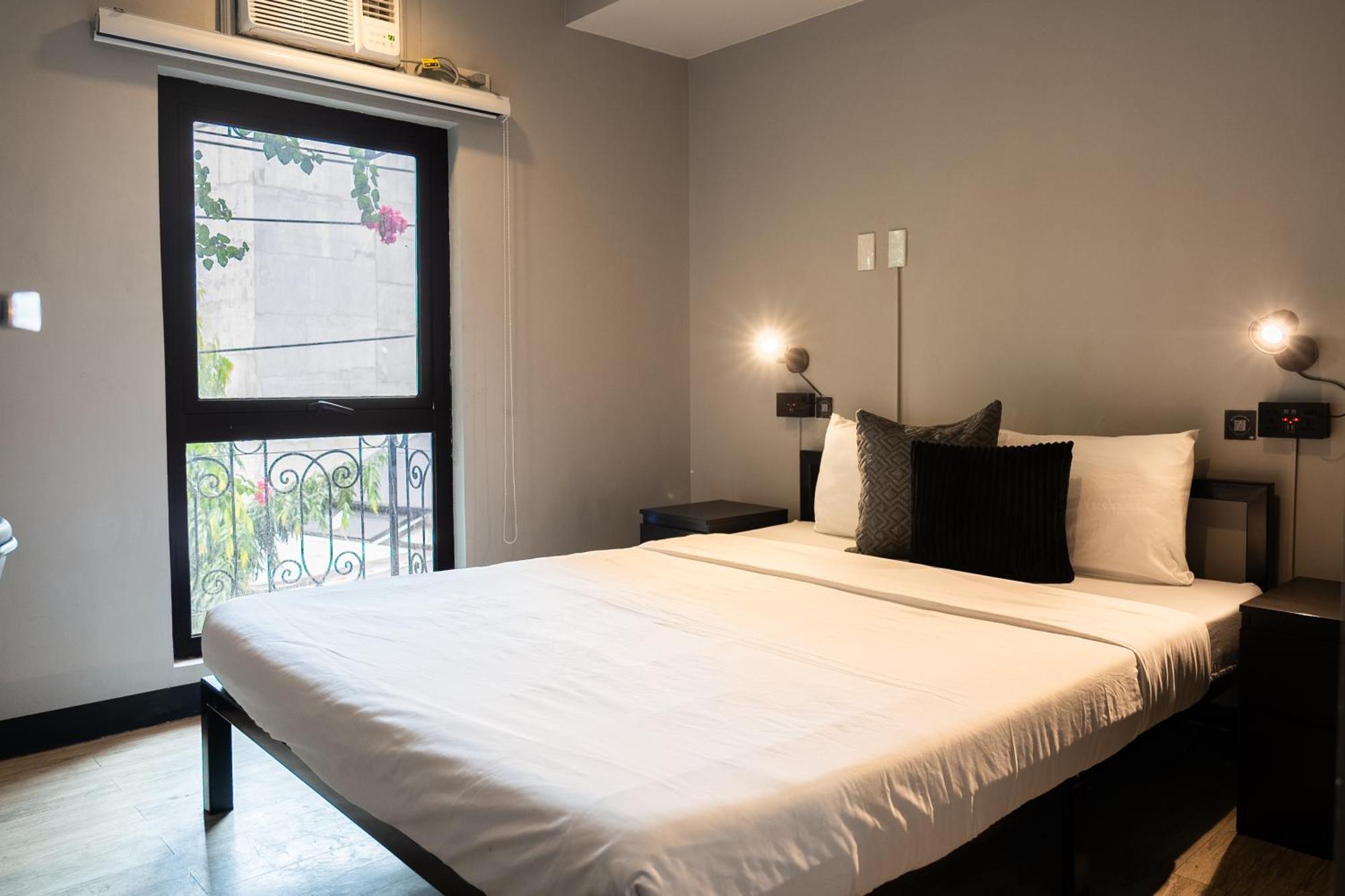 Hostel Mad Monkey Manila Makati City Zewnętrze zdjęcie